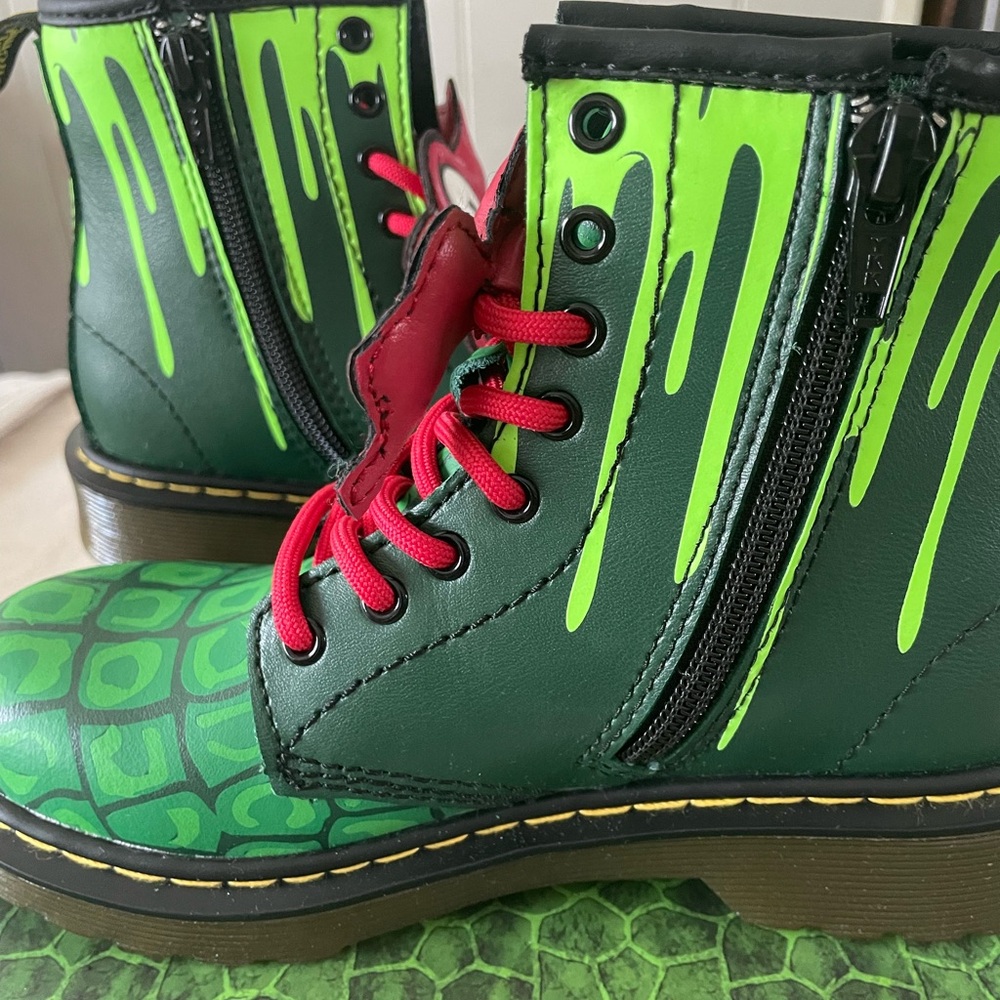 Doc Dr Martens Air Wair Boots Teenage Mutant Ninja Turtle TMNT KIDS 13 Raphael - Picture 13 of 16